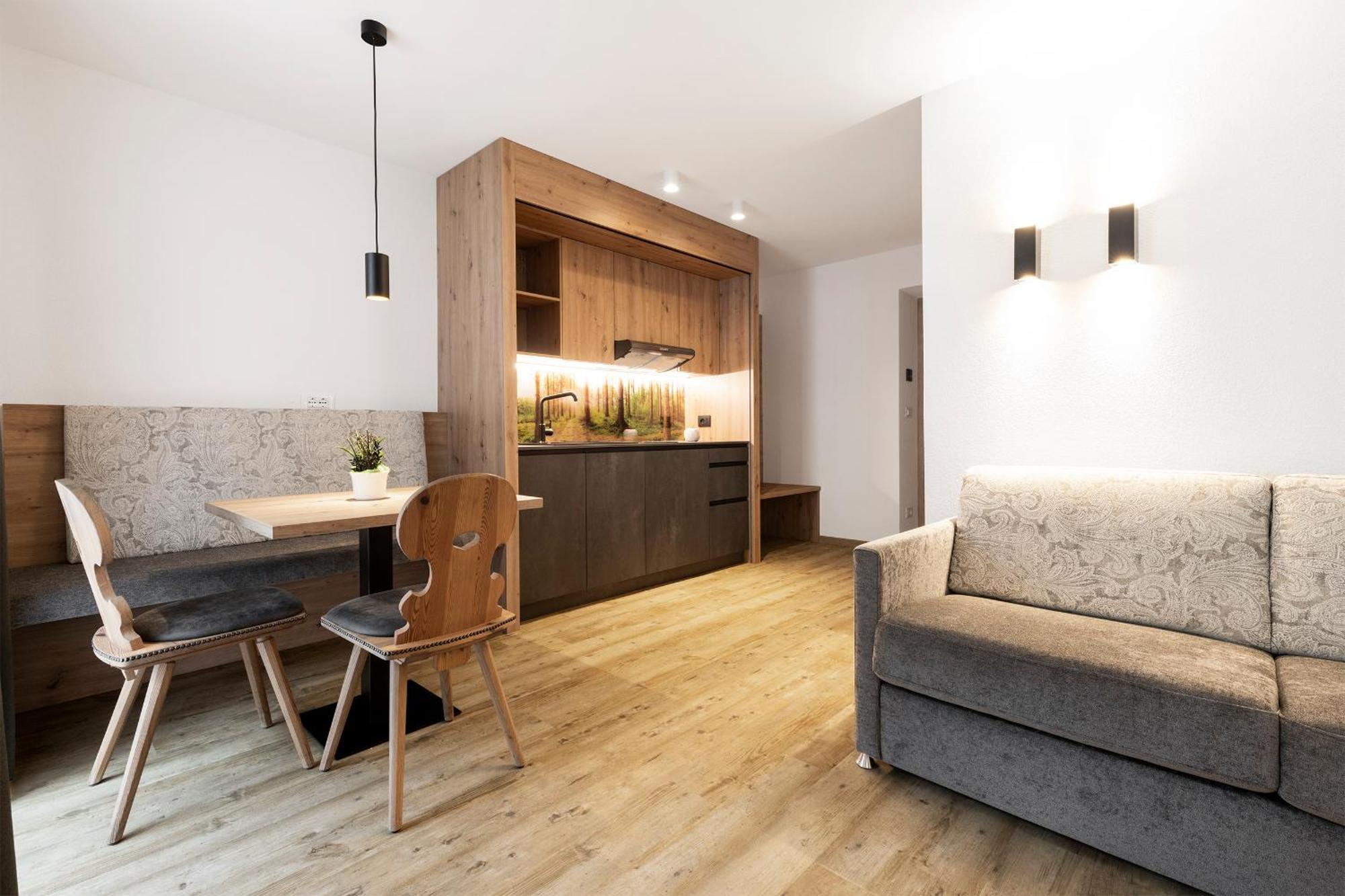 Hotel Zur Bruecke - Your In Heart Of South Tyrol, With Brixencard And Free Parking