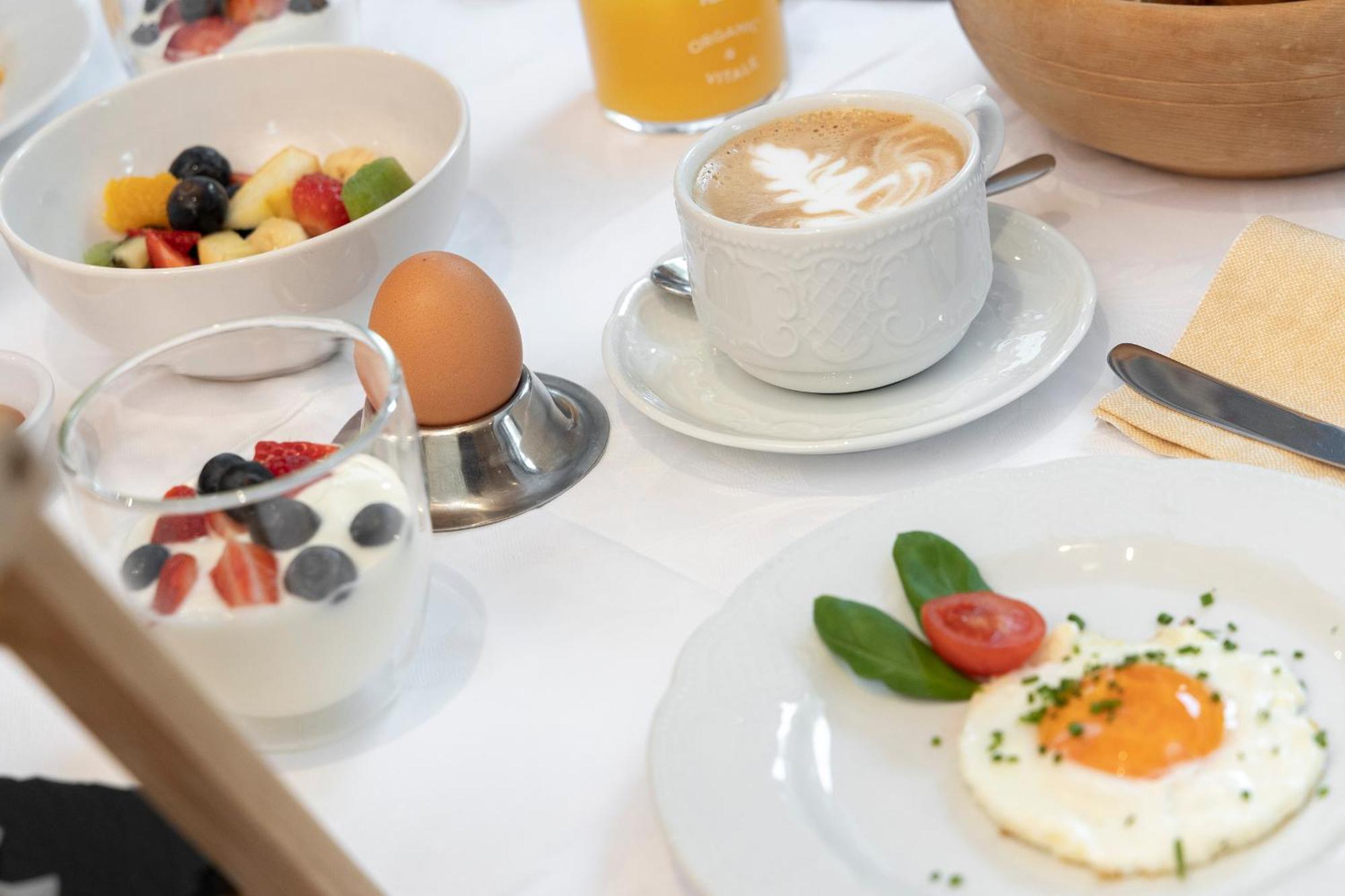 Hotel Zur Bruecke - Your In Heart Of South Tyrol, With Brixencard And Free Parking Fortezza