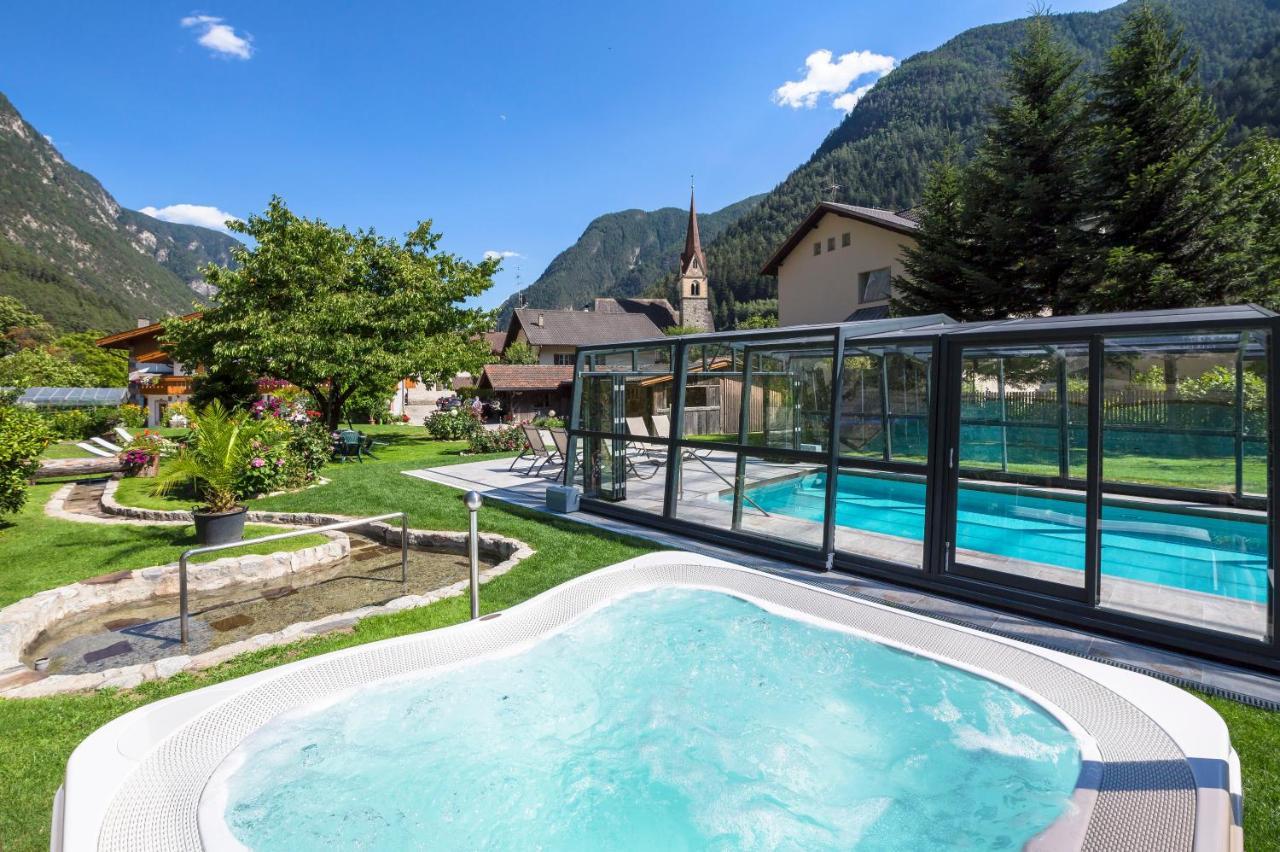 Hotel Zur Bruecke - Your In Heart Of South Tyrol, With Brixencard And Free Parking 3*